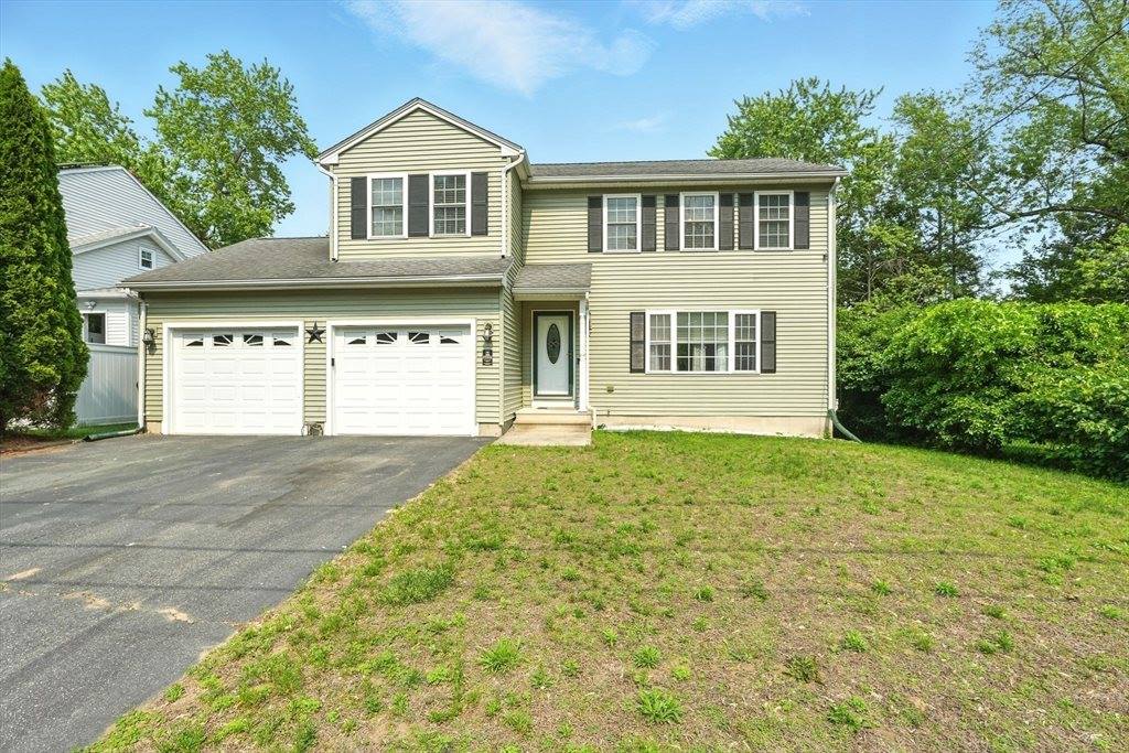 27 Wachusett St, Springfield, MA 01118