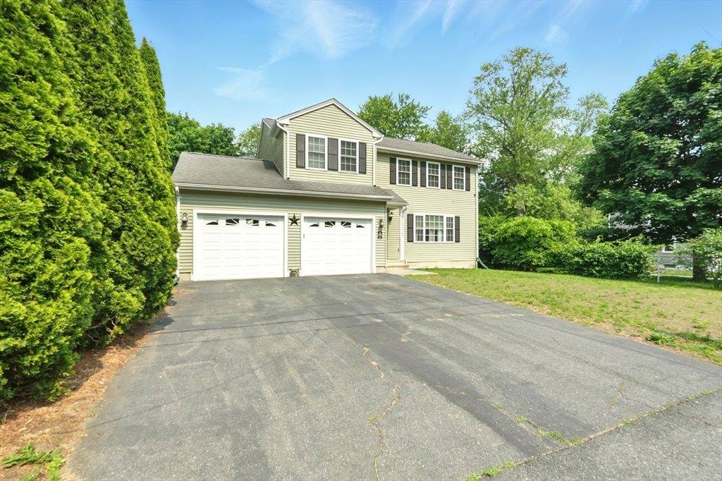 27 Wachusett St, Springfield, MA 01118