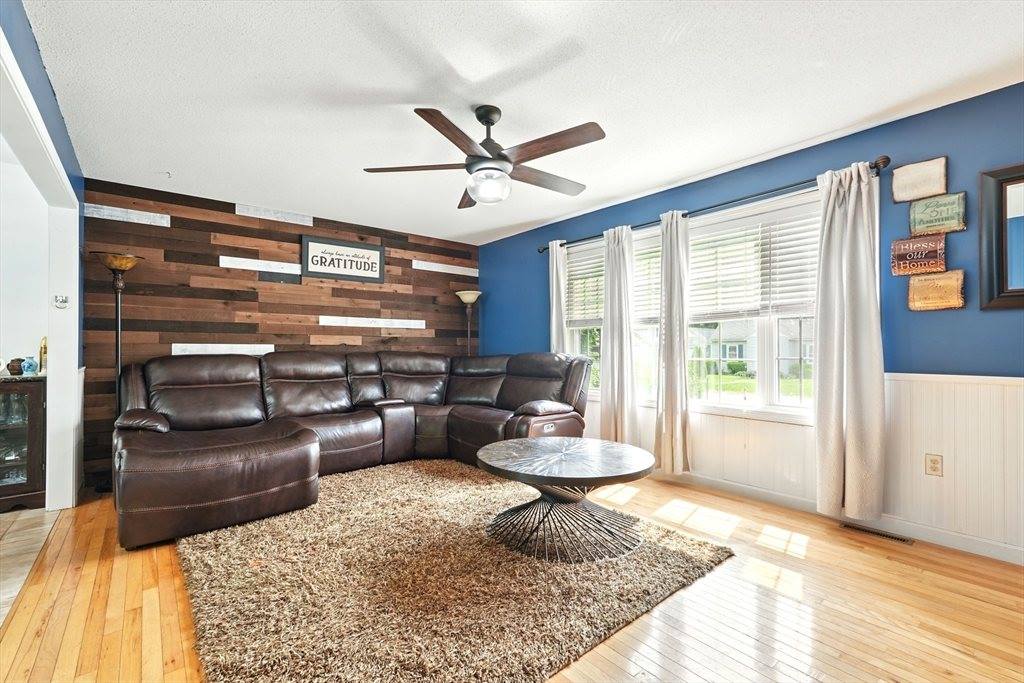 27 Wachusett St, Springfield, MA 01118