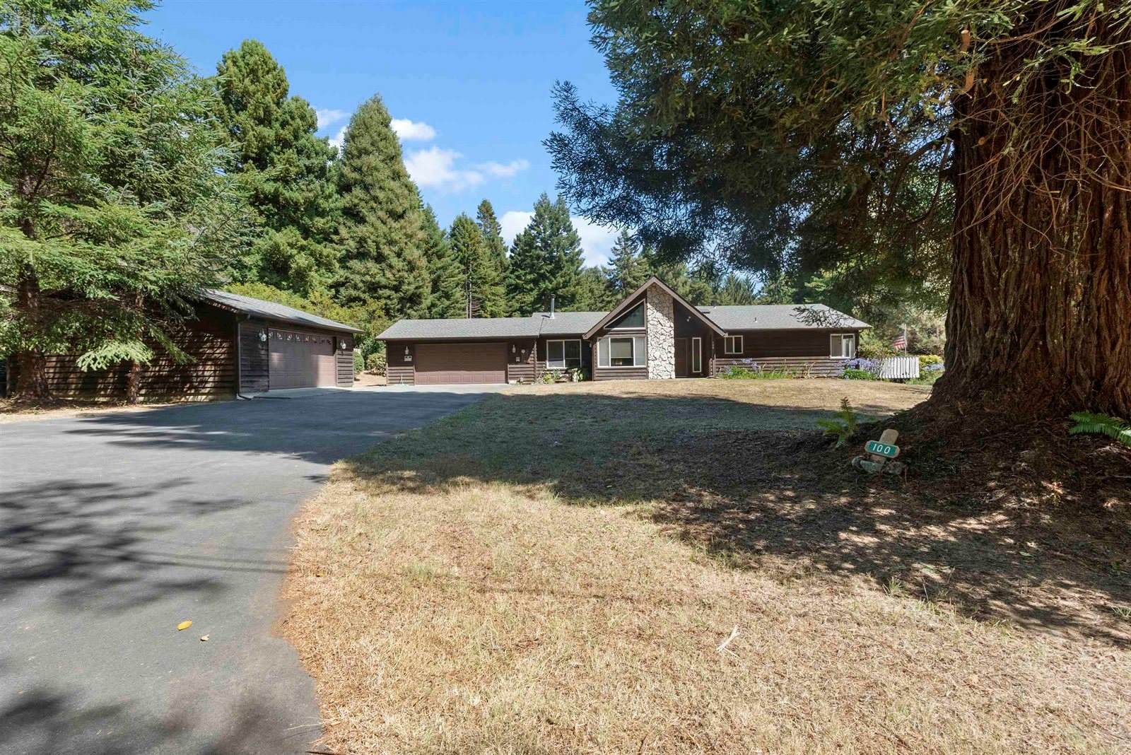 100 Tsunami, Crescent City, CA 95531