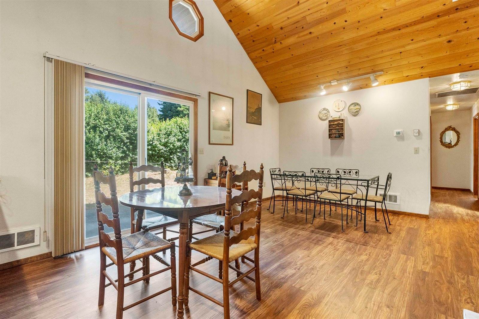 100 Tsunami, Crescent City, CA 95531