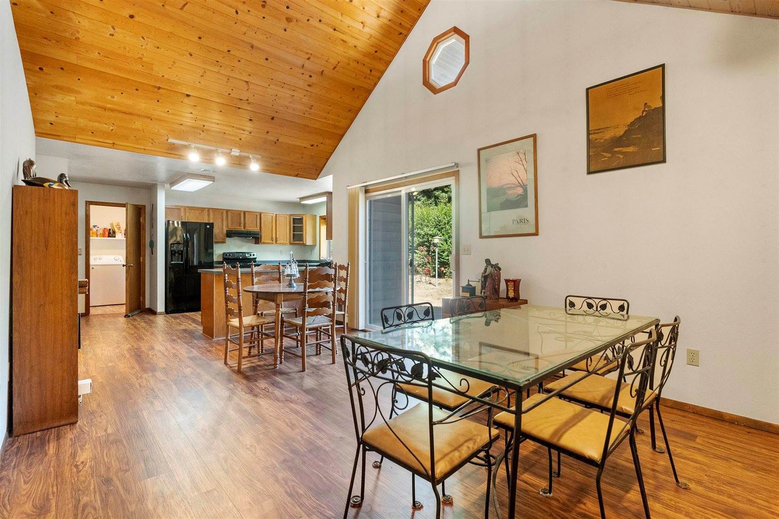 100 Tsunami, Crescent City, CA 95531