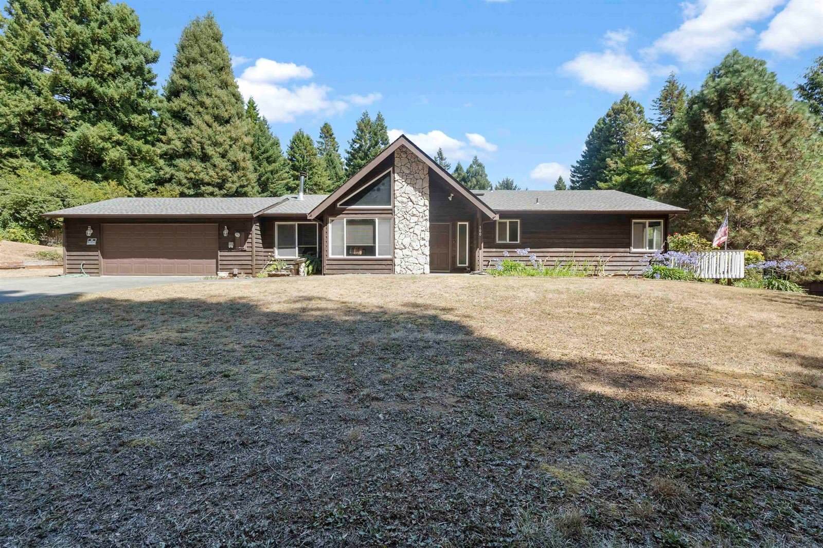 100 Tsunami, Crescent City, CA 95531