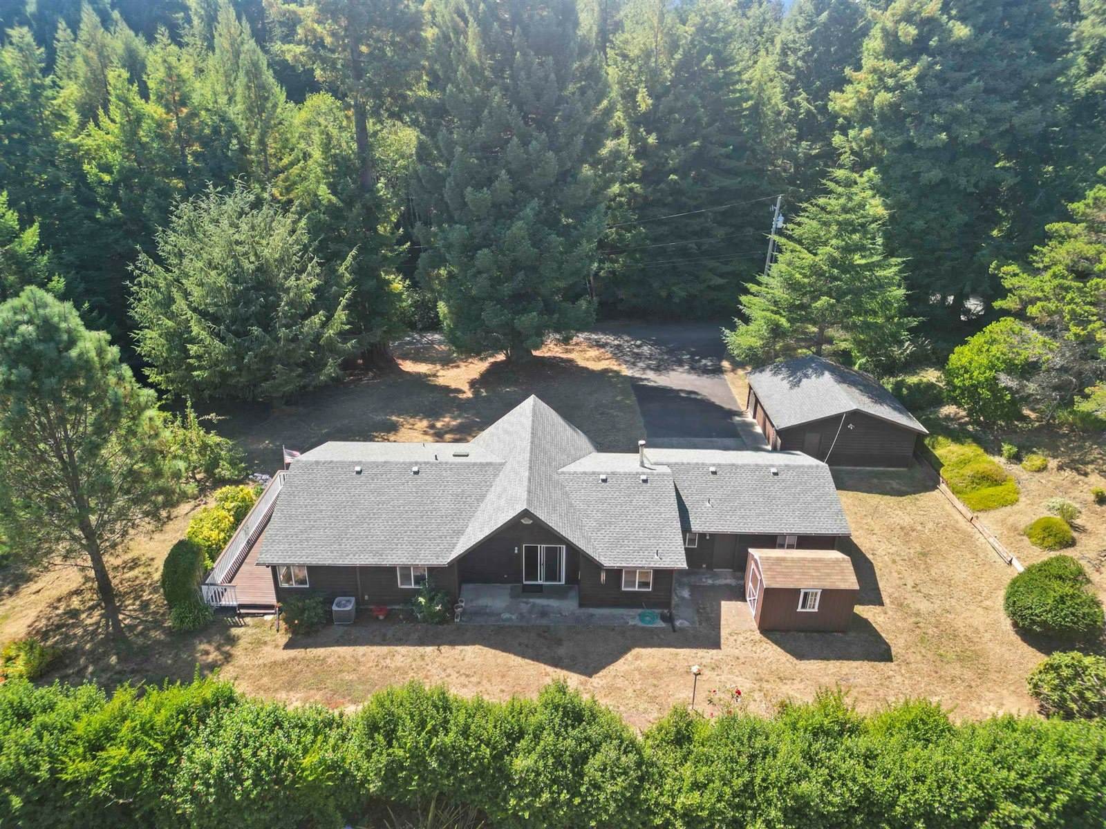 100 Tsunami, Crescent City, CA 95531