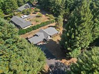 100 Tsunami, Crescent City, CA 95531