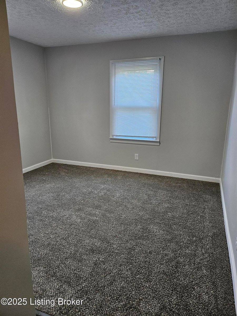 912 Kelly St, Carrollton, KY 41008