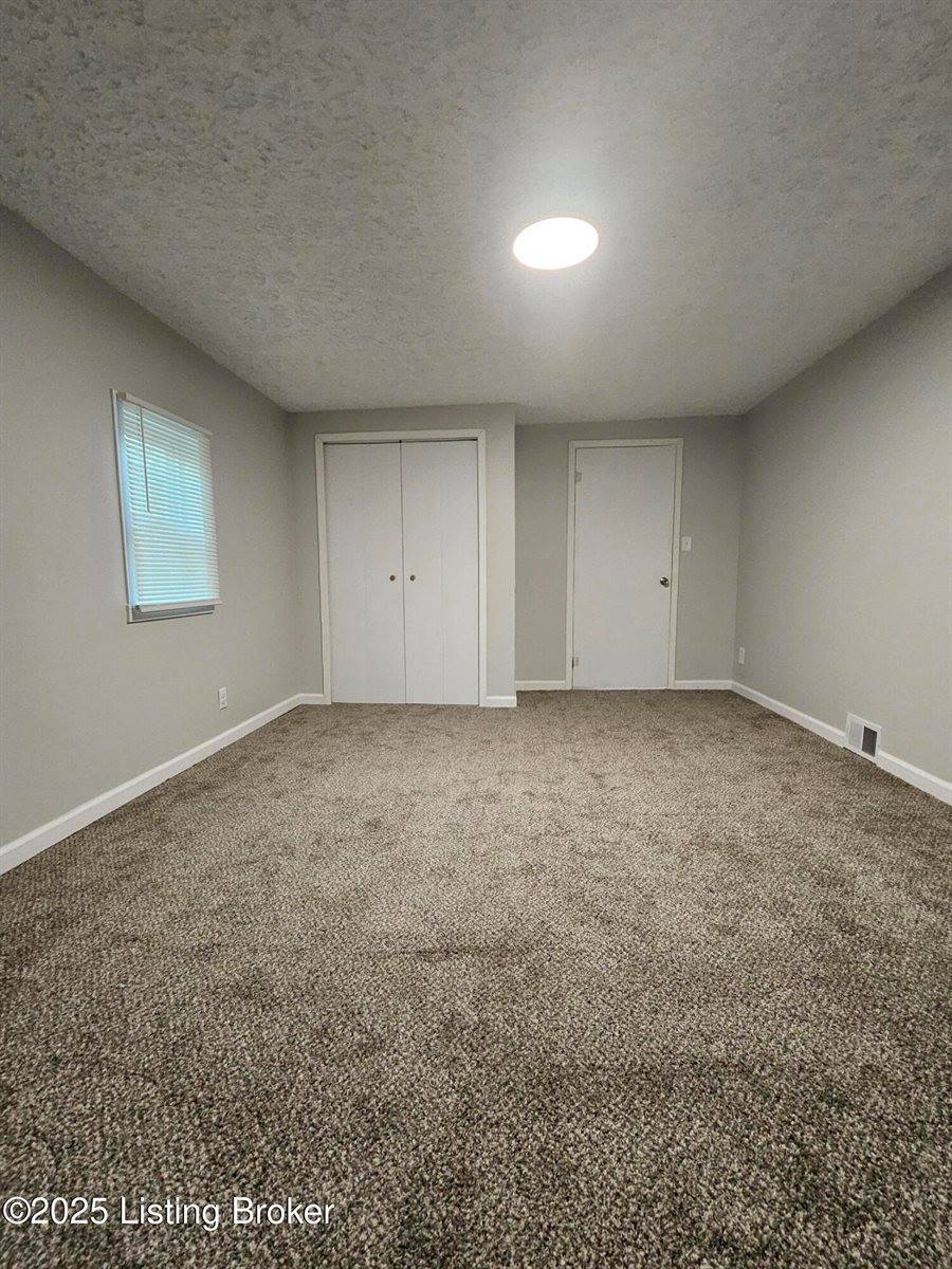 912 Kelly St, Carrollton, KY 41008
