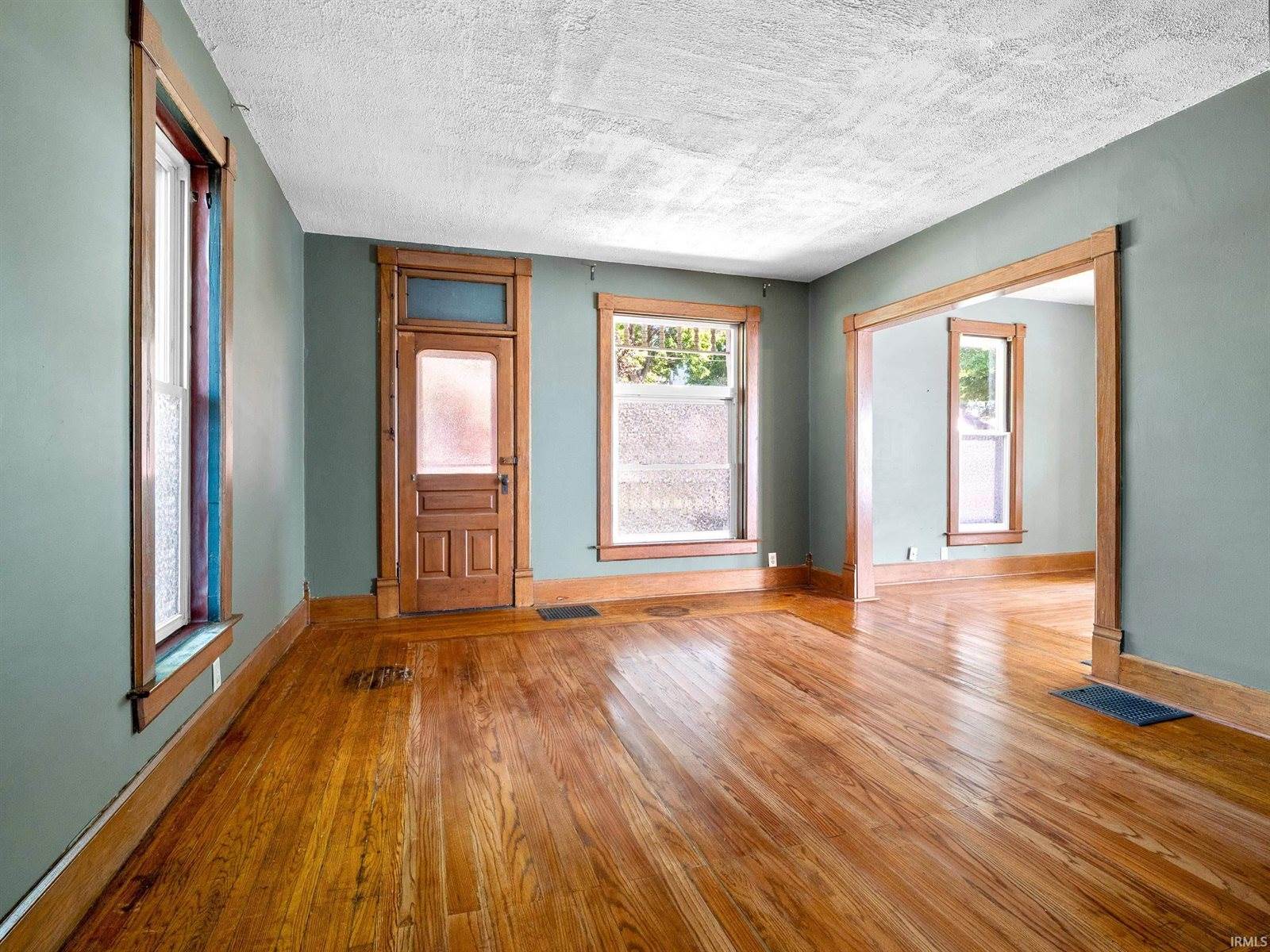 308 E Broad Street, Angola, IN 46703