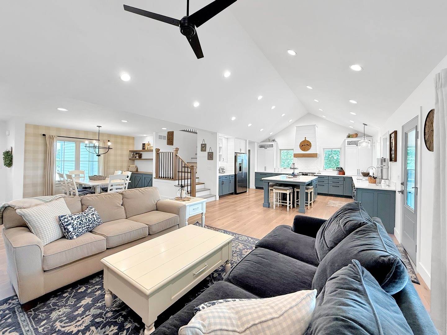 4567 West Stephenson Street Road, Freeport, IL 61032