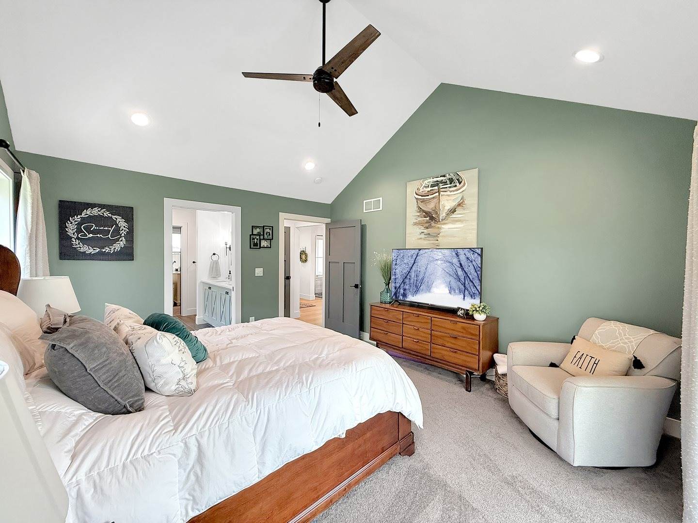 4567 West Stephenson Street Road, Freeport, IL 61032