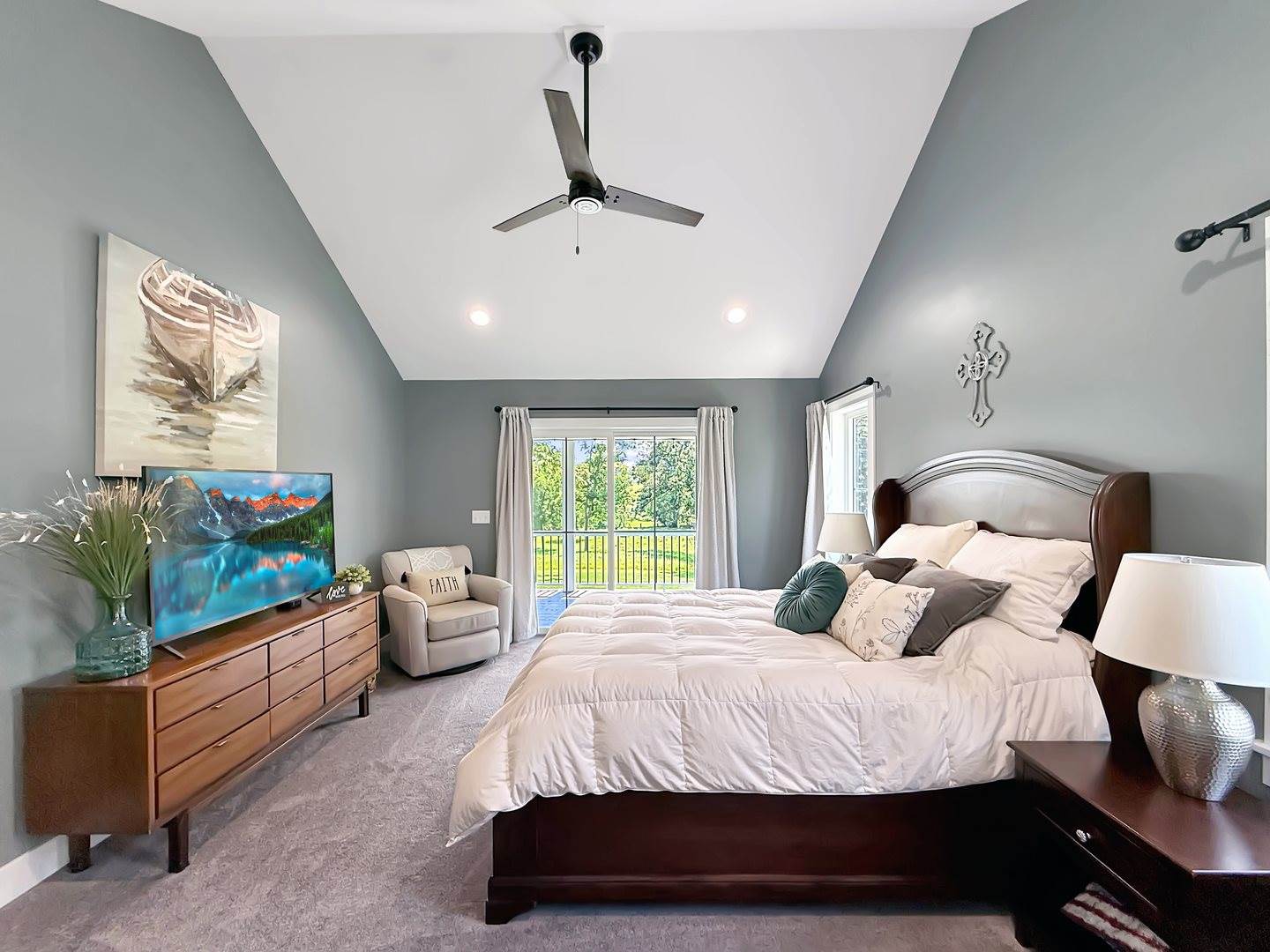 4567 West Stephenson Street Road, Freeport, IL 61032