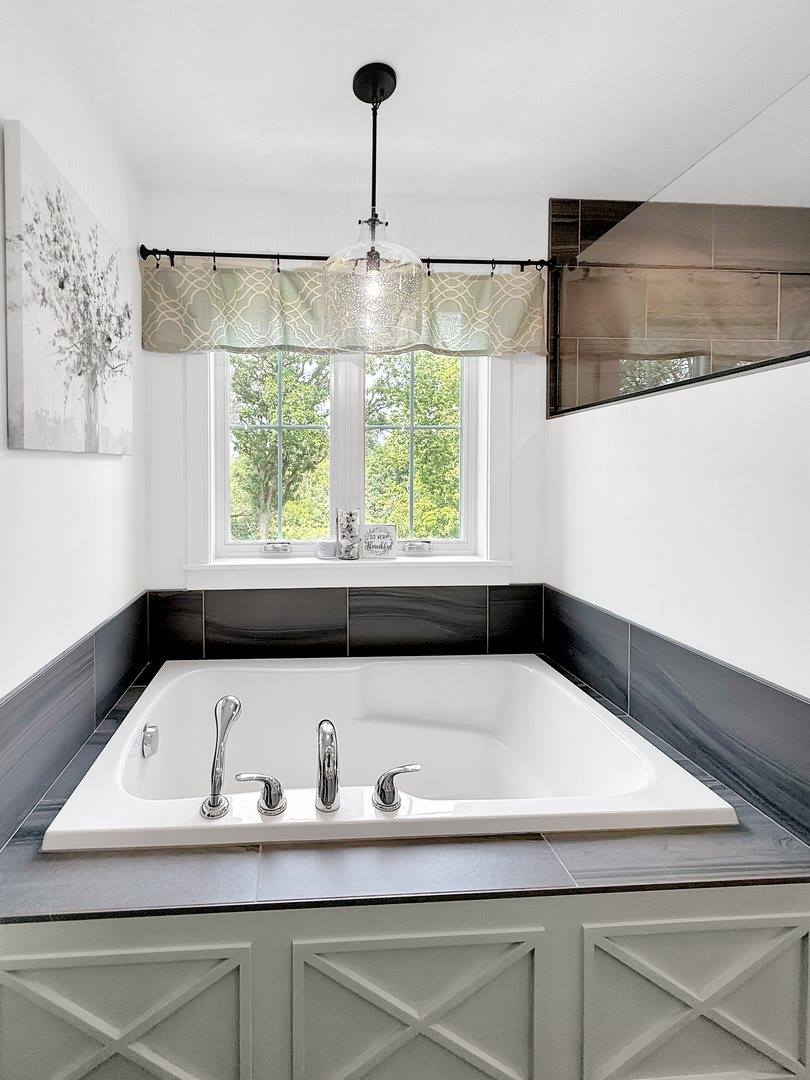 4567 West Stephenson Street Road, Freeport, IL 61032