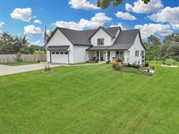 4567 West Stephenson Street Road, Freeport, IL 61032