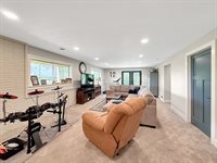 4567 West Stephenson Street Road, Freeport, IL 61032