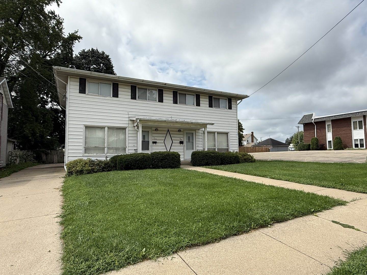 763-765 West Pleasant Street, Freeport, IL 61032