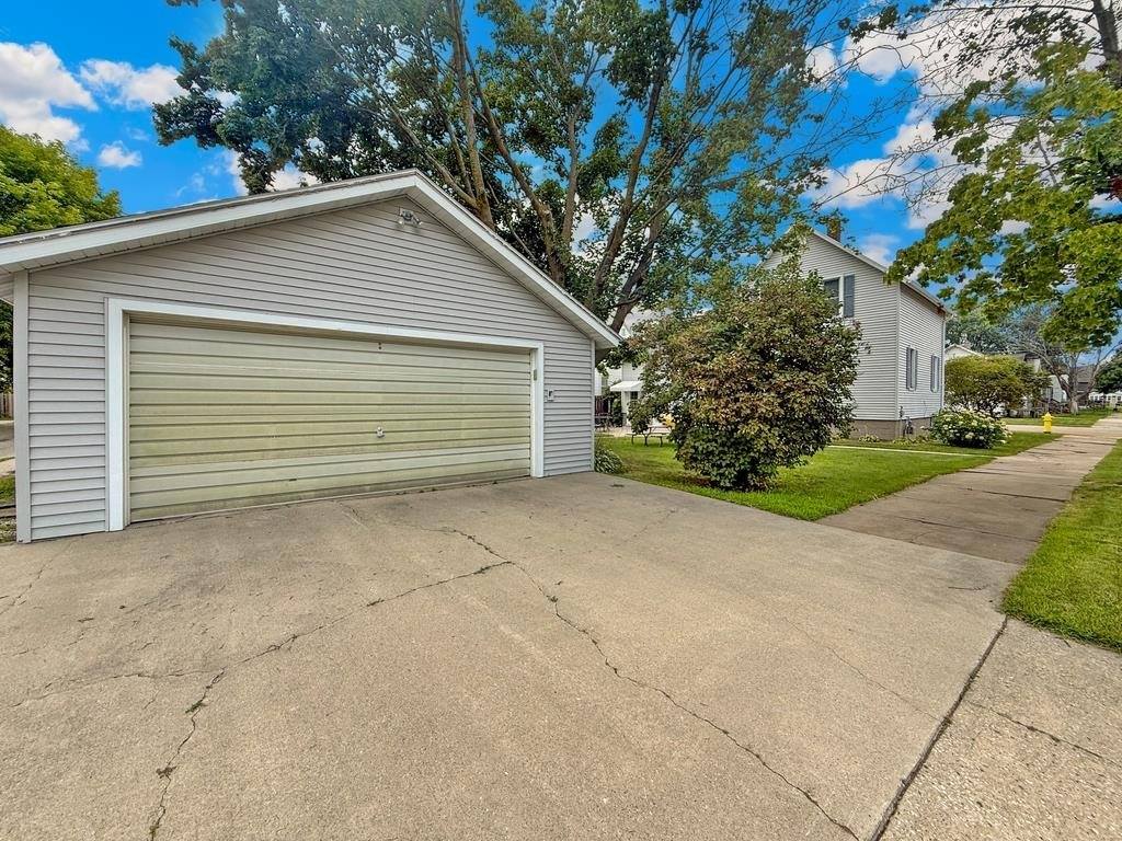 2009 Sherman Street, Marinette, WI 54143