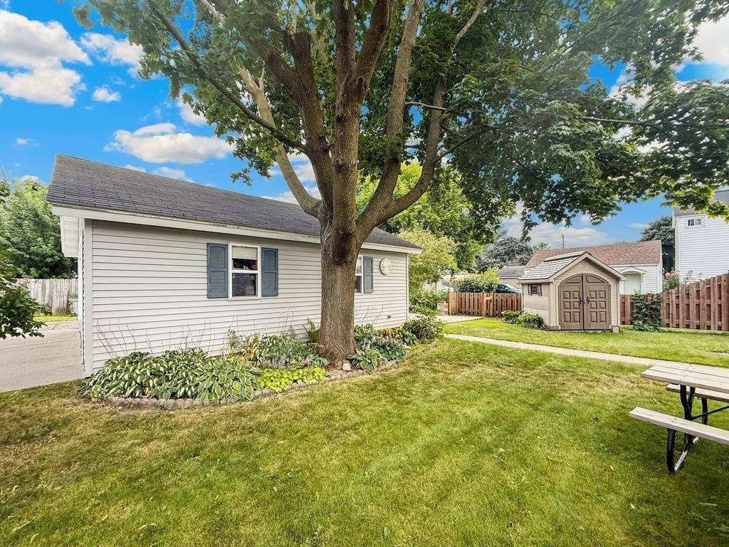 2009 Sherman Street, Marinette, WI 54143