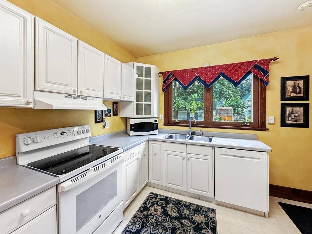 2009 Sherman Street, Marinette, WI 54143
