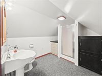 2009 Sherman Street, Marinette, WI 54143