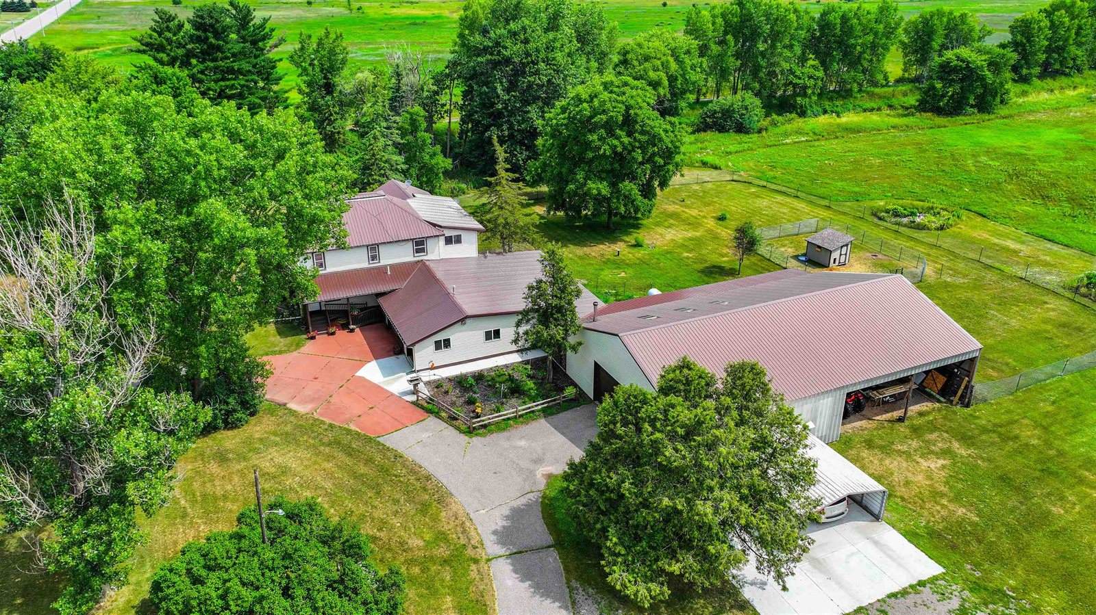 9621 County Road F, Bancroft, WI 54921