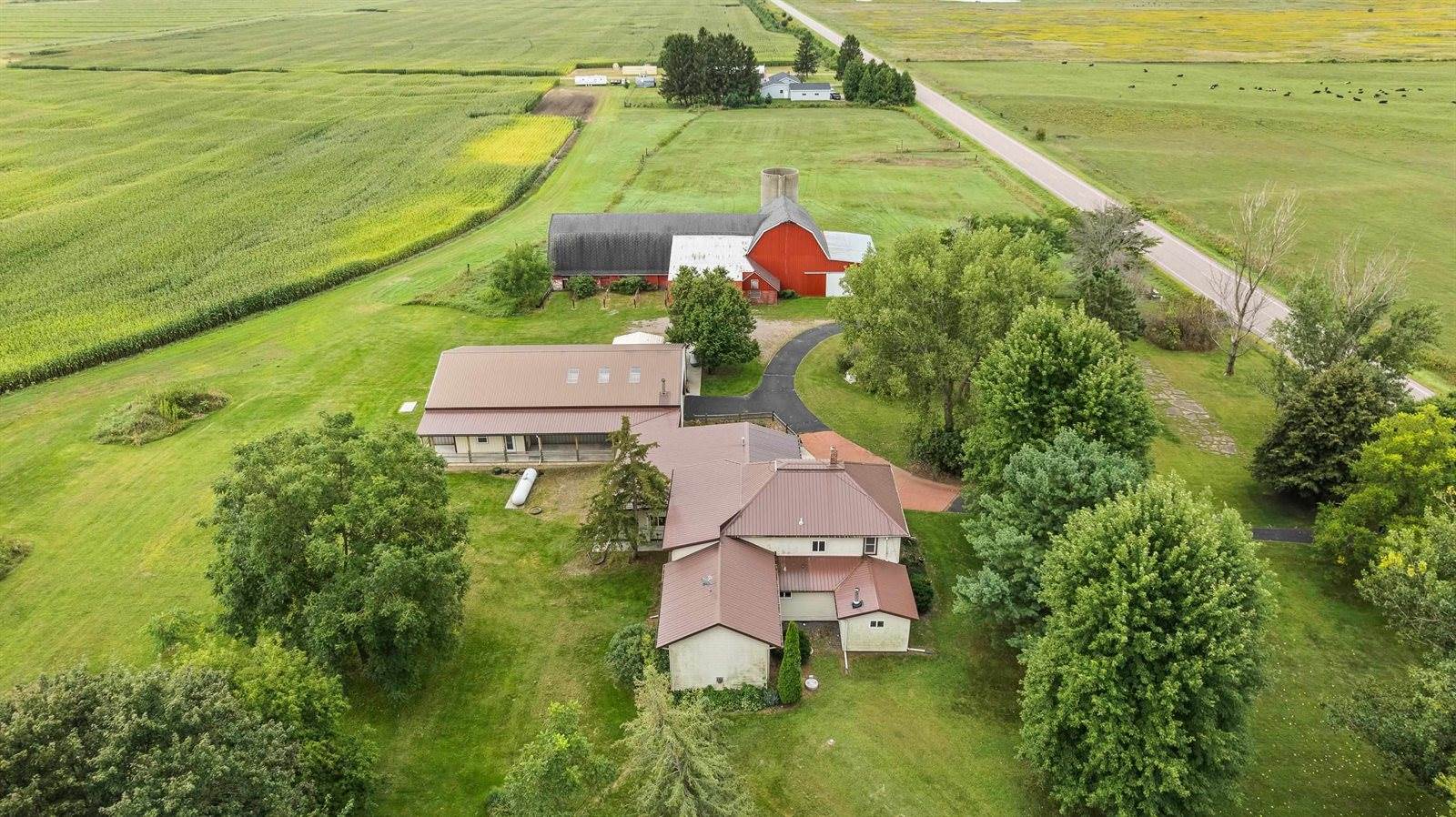 9621 County Road F, Bancroft, WI 54921