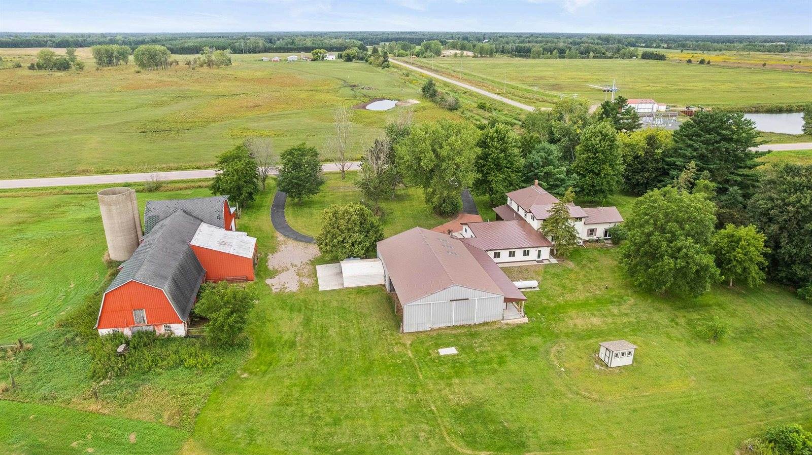 9621 County Road F, Bancroft, WI 54921