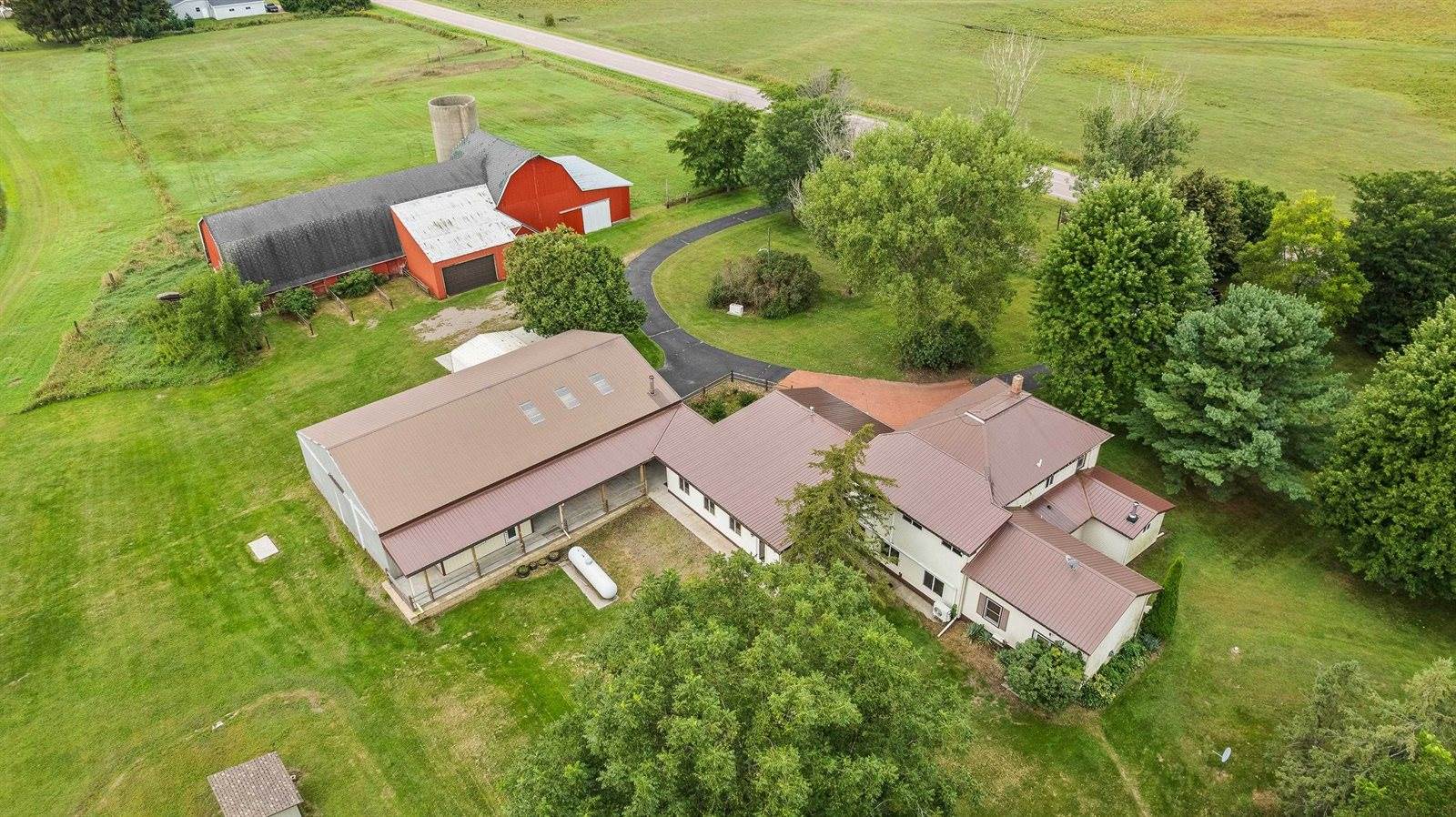 9621 County Road F, Bancroft, WI 54921
