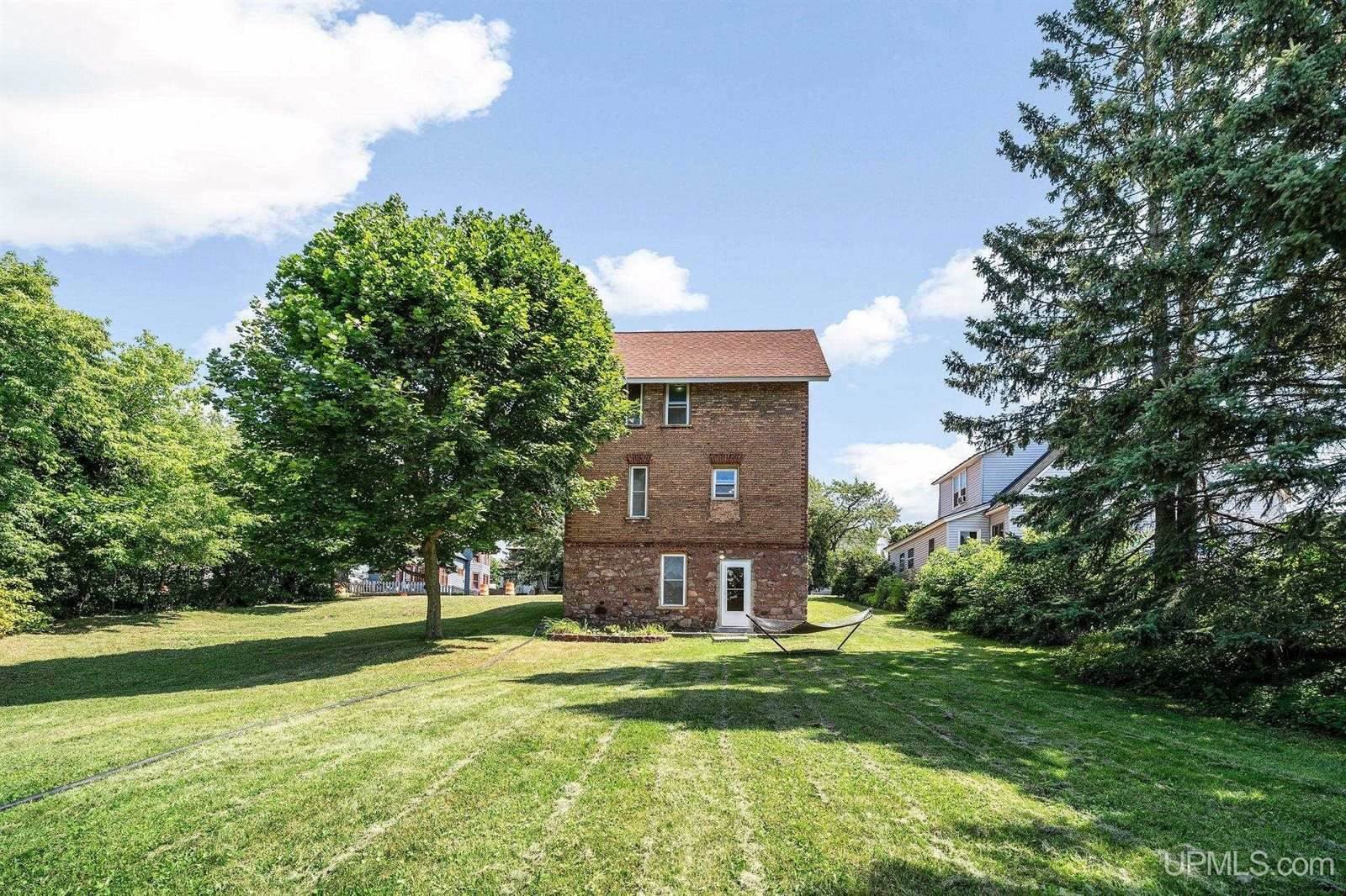 607 N 3rd Street, Ishpeming, MI 49849