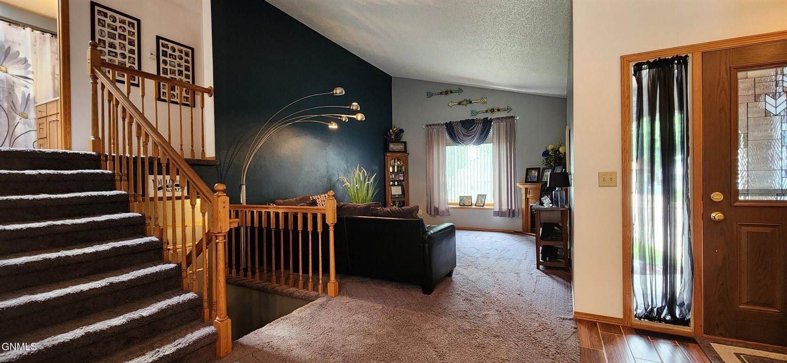 1904 10th Avenue SE, Mandan, ND 58554