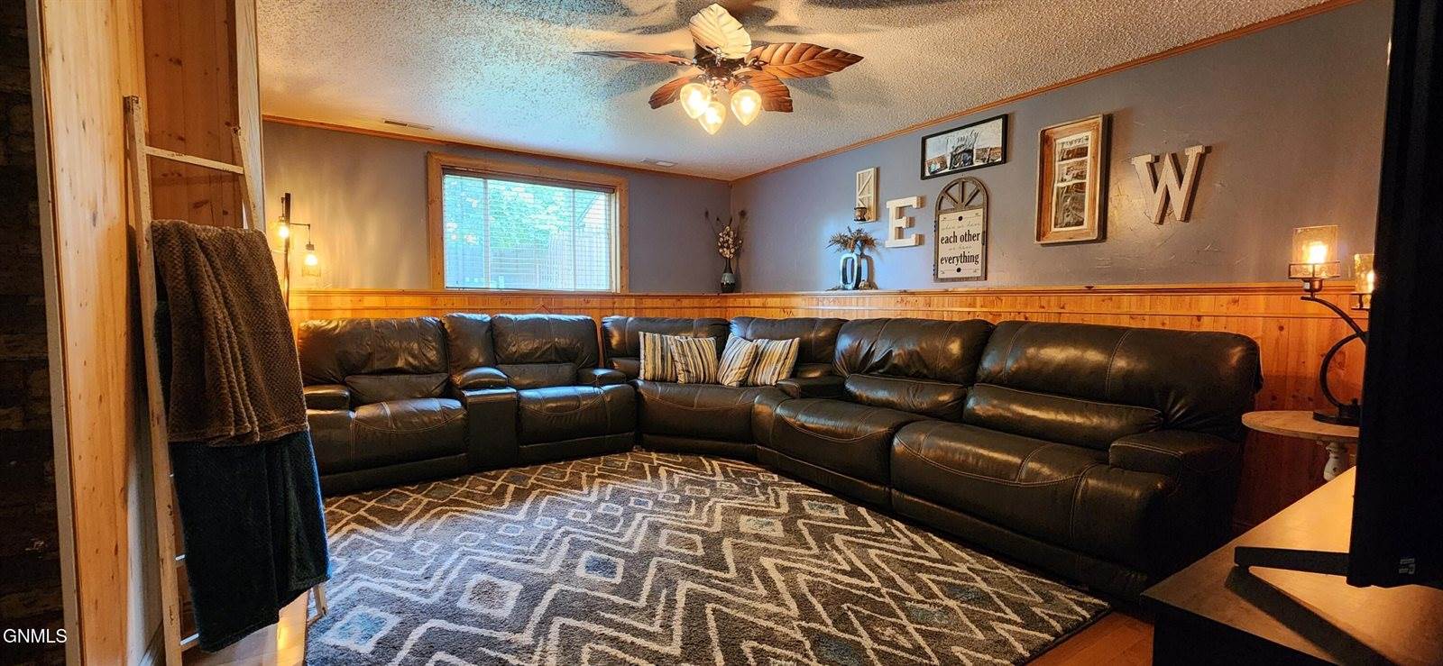 1904 10th Avenue SE, Mandan, ND 58554