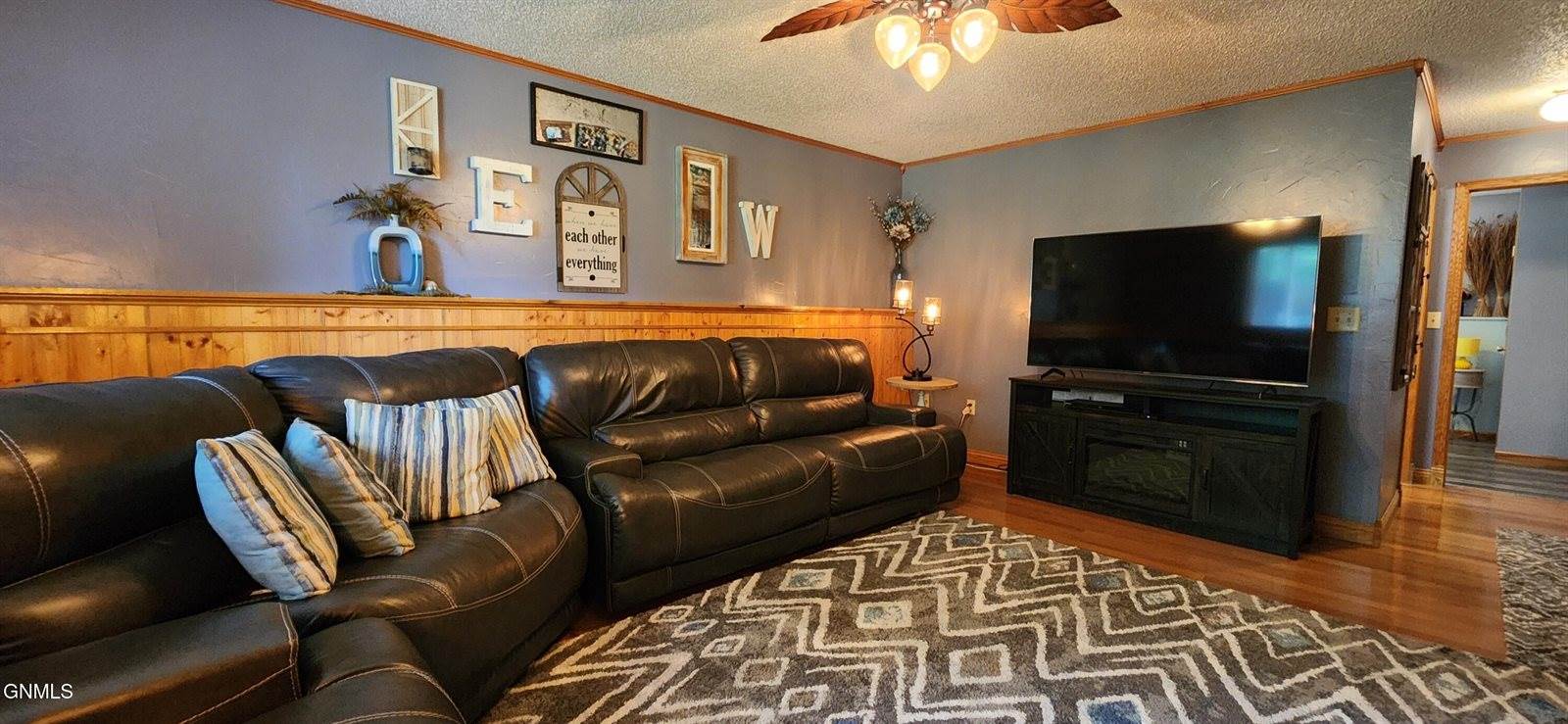 1904 10th Avenue SE, Mandan, ND 58554