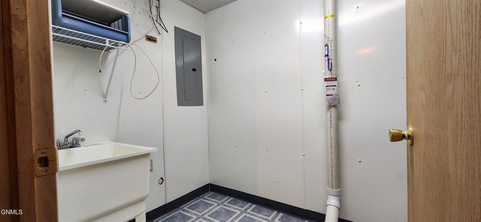 1904 10th Avenue SE, Mandan, ND 58554