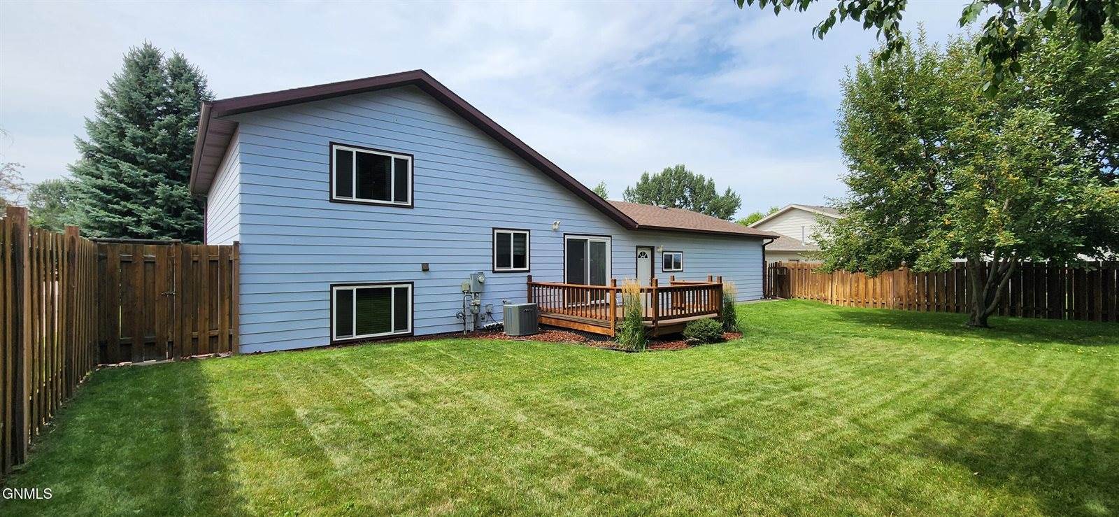 1904 10th Avenue SE, Mandan, ND 58554