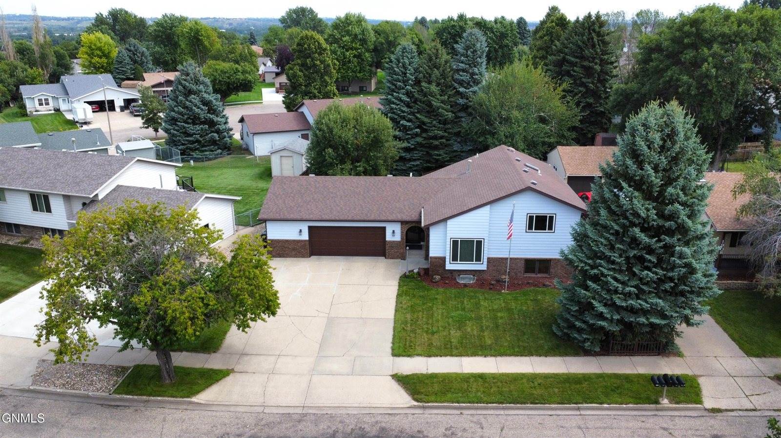 1904 10th Avenue SE, Mandan, ND 58554