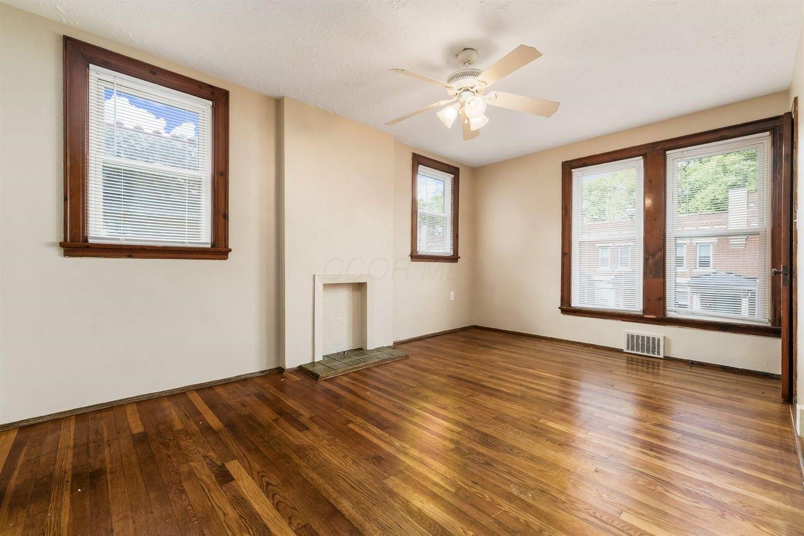 238-240 Miller Avenue, Columbus, OH 43205