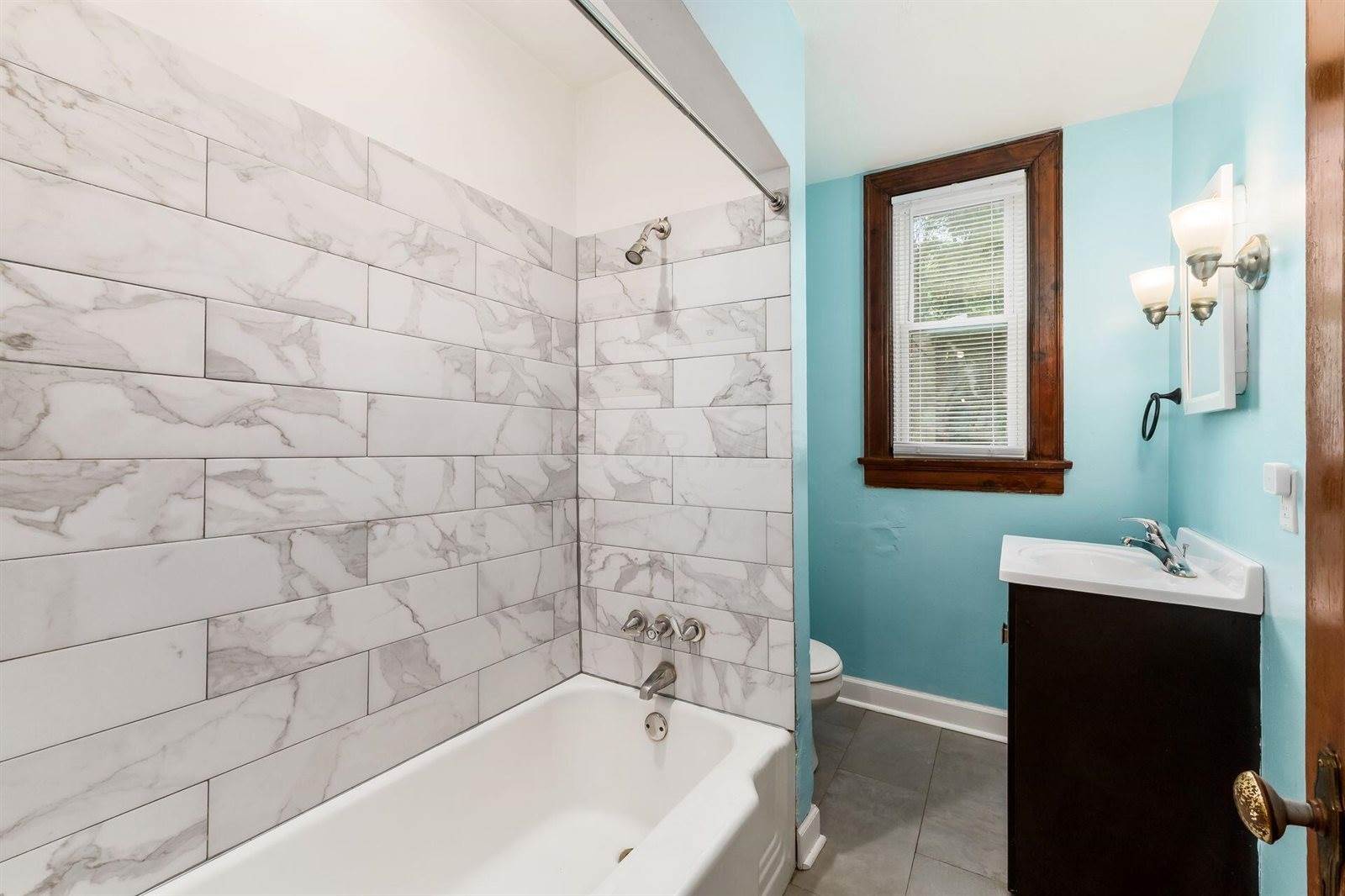 238-240 Miller Avenue, Columbus, OH 43205