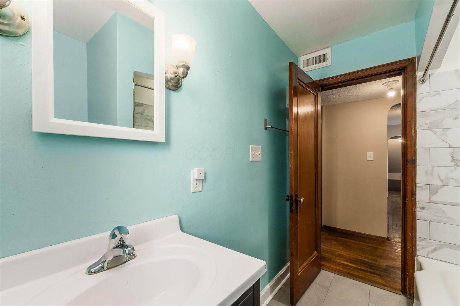 238-240 Miller Avenue, Columbus, OH 43205