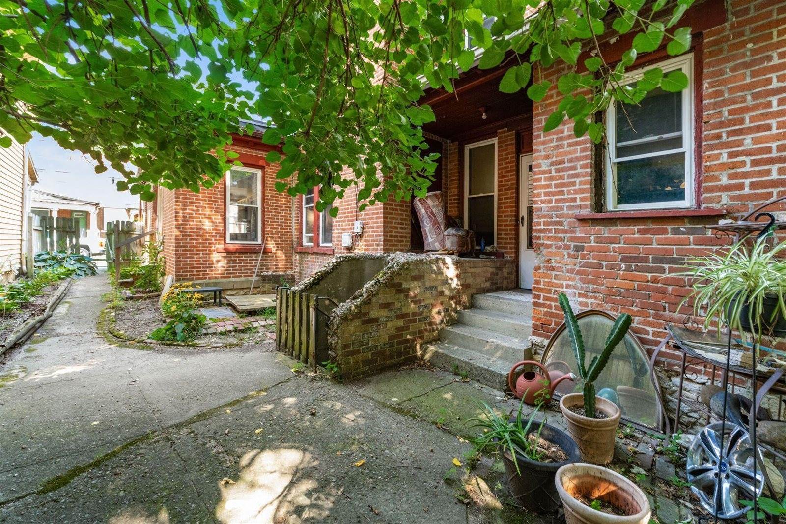 238-240 Miller Avenue, Columbus, OH 43205