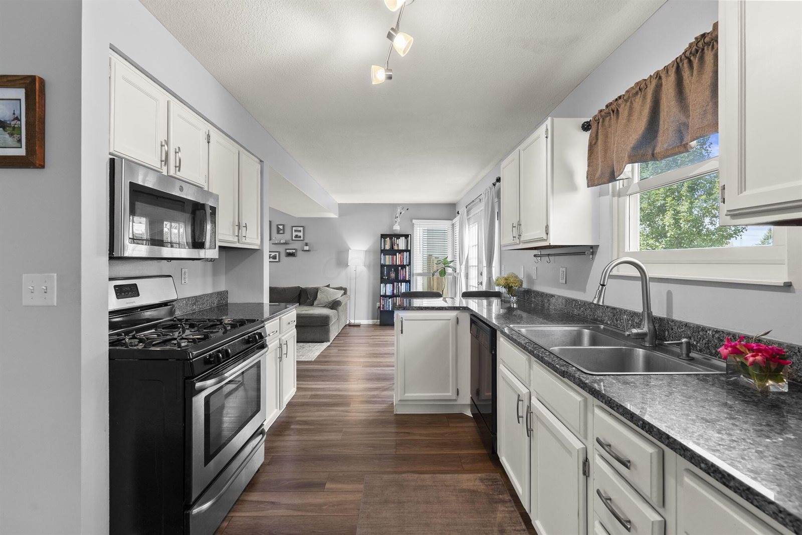 5458 Gillette Avenue, Hilliard, OH 43026