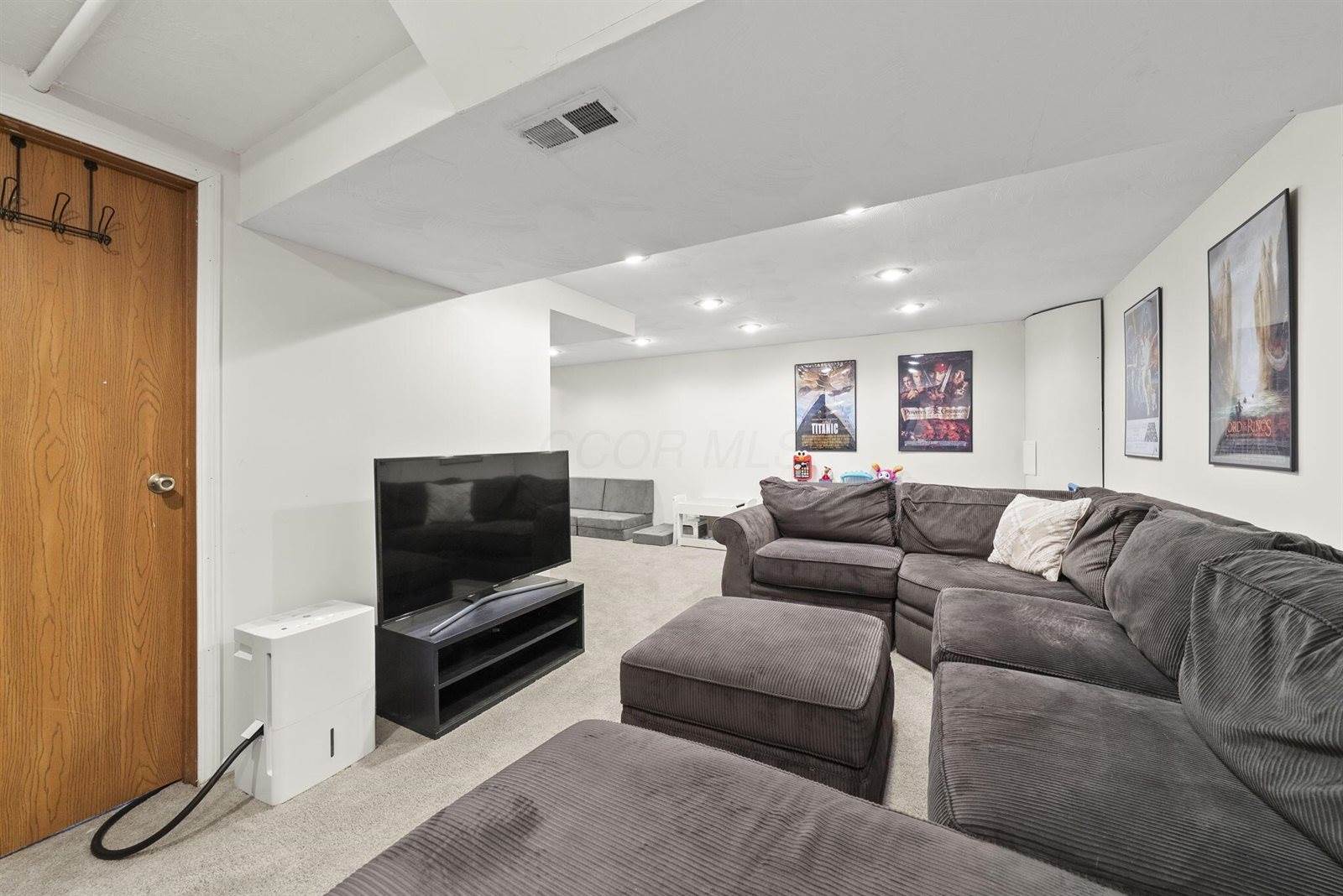 5458 Gillette Avenue, Hilliard, OH 43026