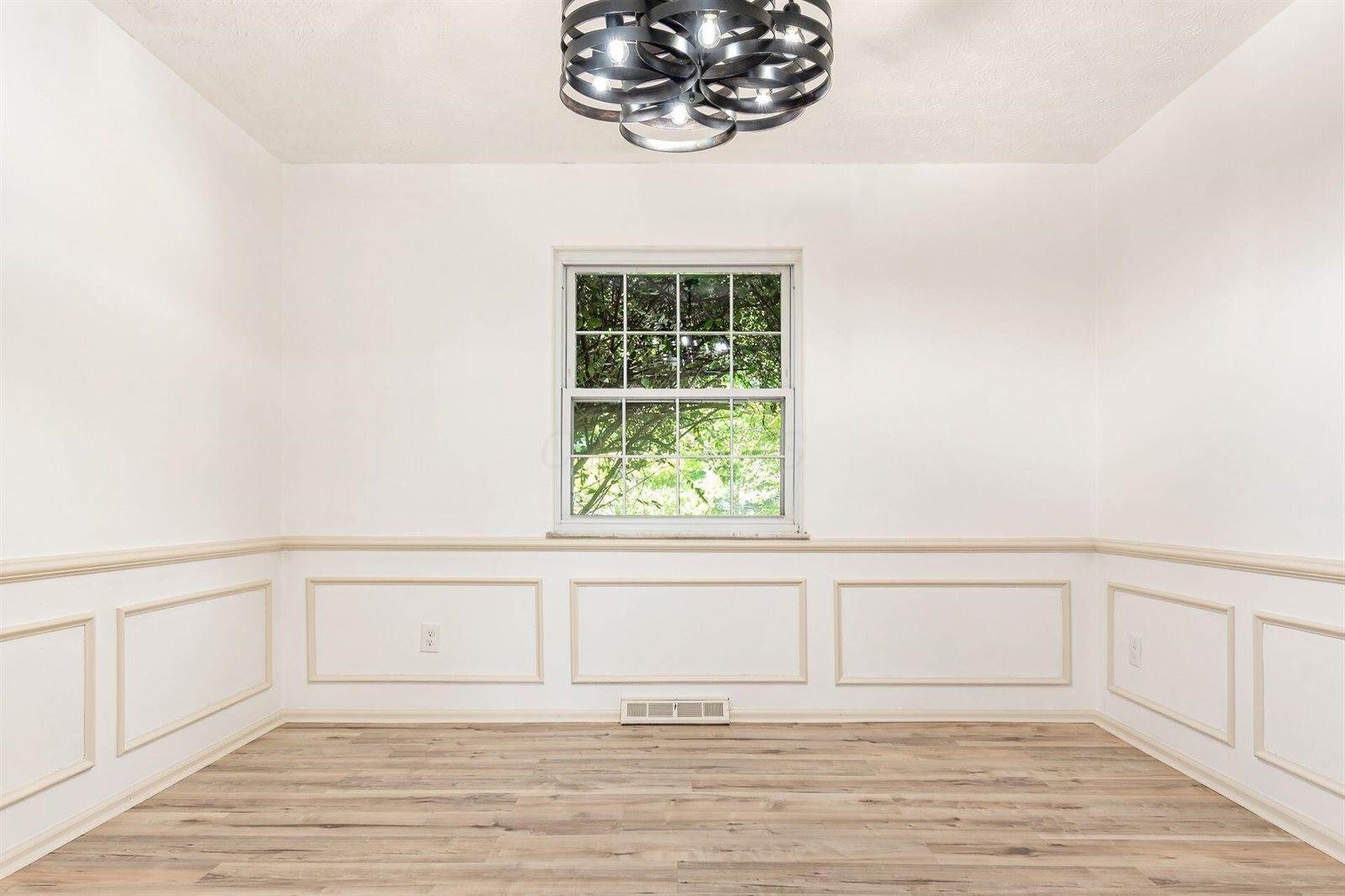 1466 Weybridge Road, Columbus, OH 43220