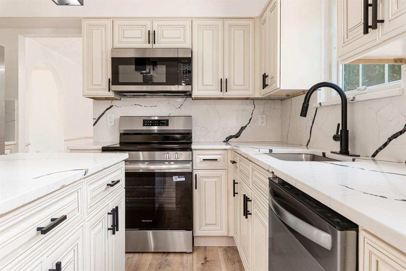 1466 Weybridge Road, Columbus, OH 43220