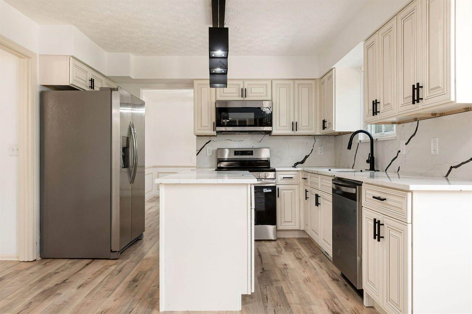 1466 Weybridge Road, Columbus, OH 43220