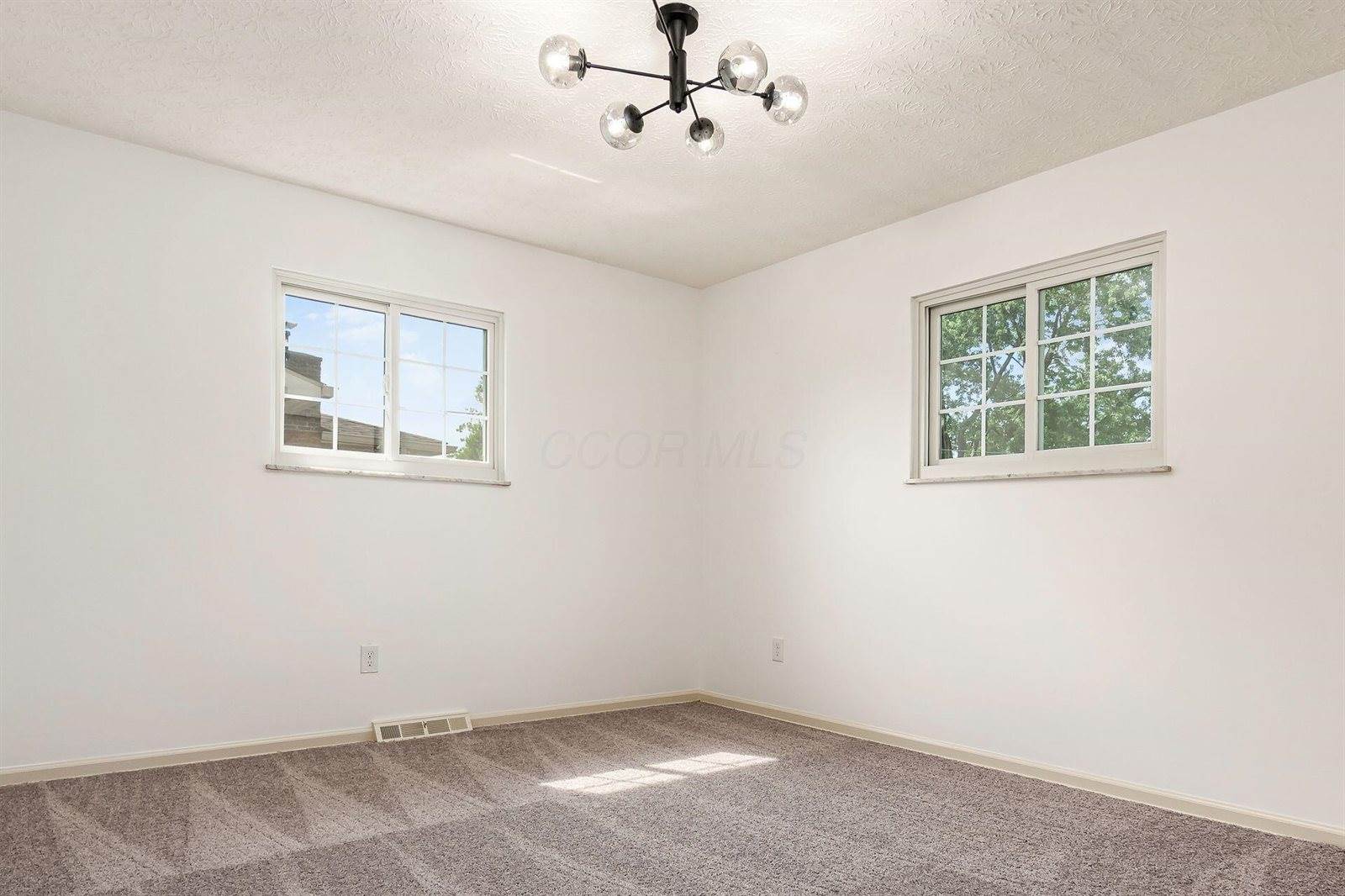 1466 Weybridge Road, Columbus, OH 43220