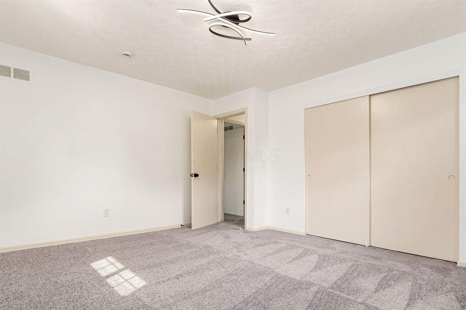 1466 Weybridge Road, Columbus, OH 43220