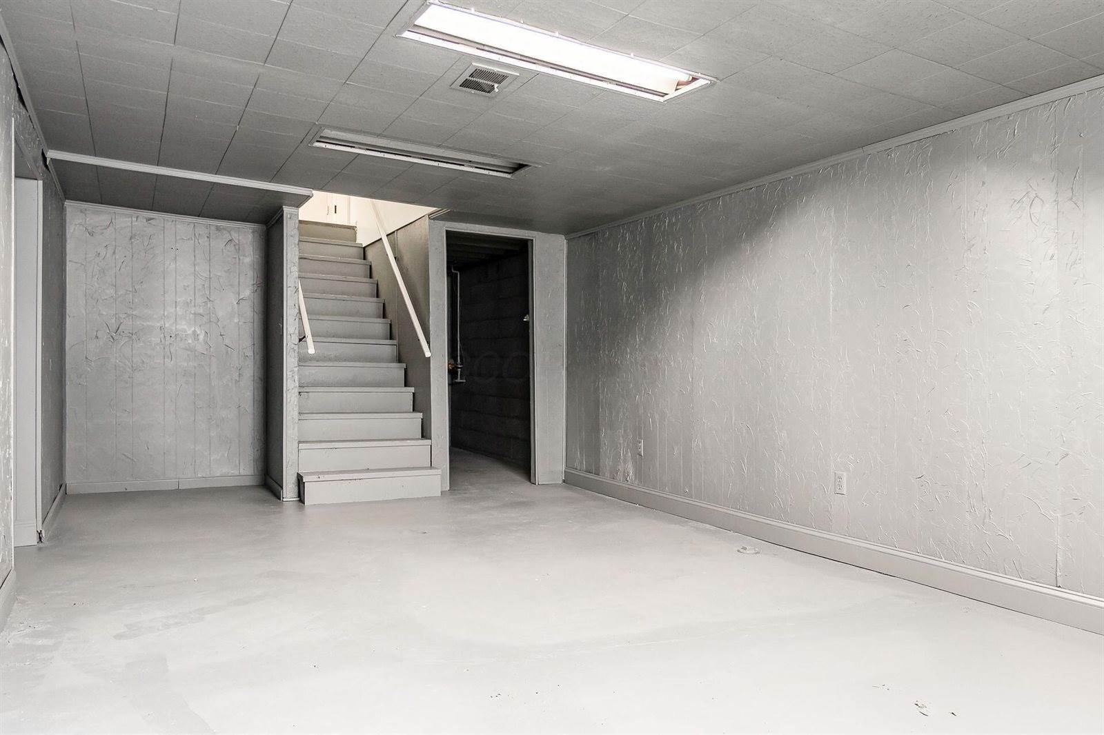 1466 Weybridge Road, Columbus, OH 43220