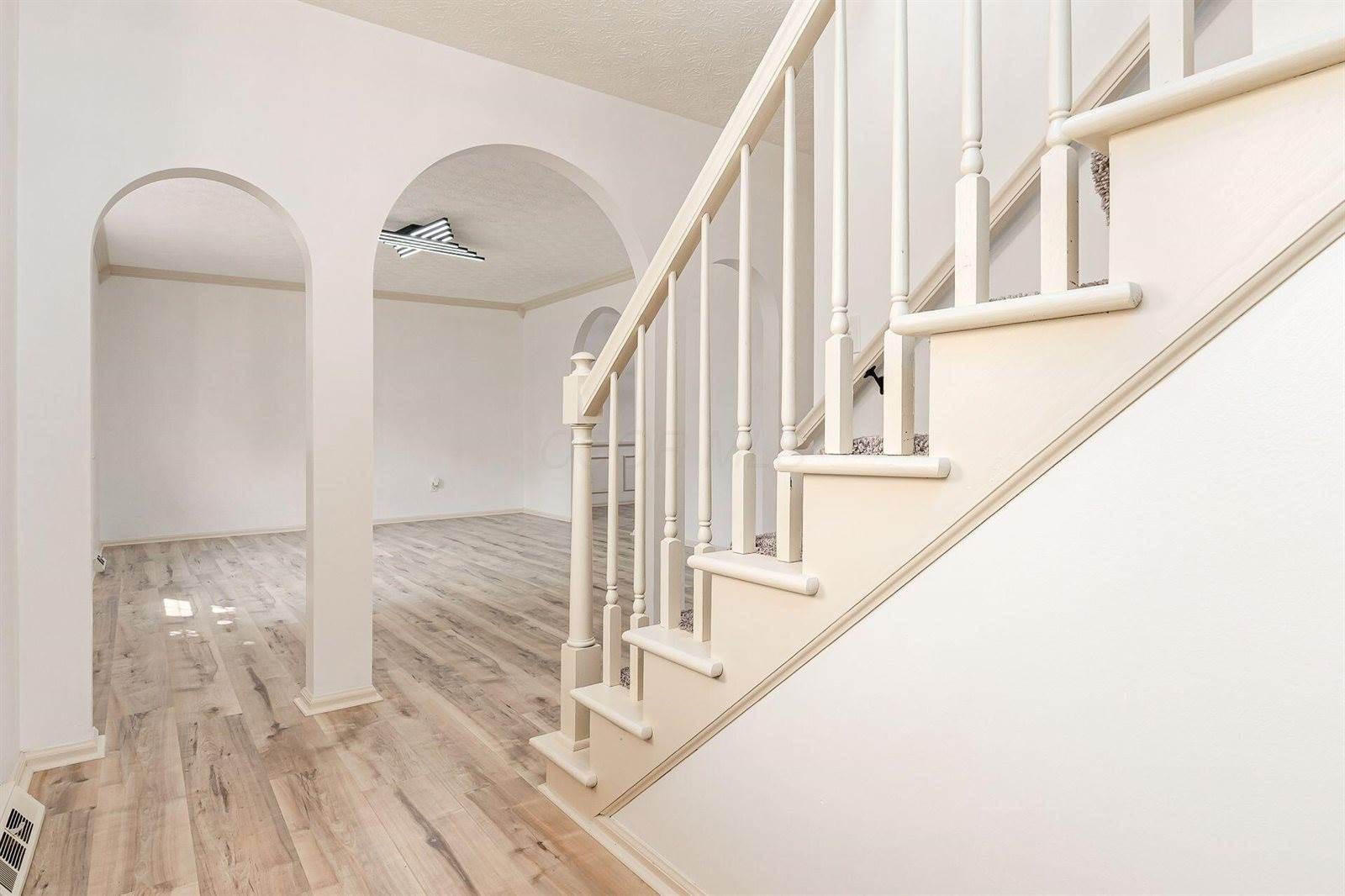 1466 Weybridge Road, Columbus, OH 43220