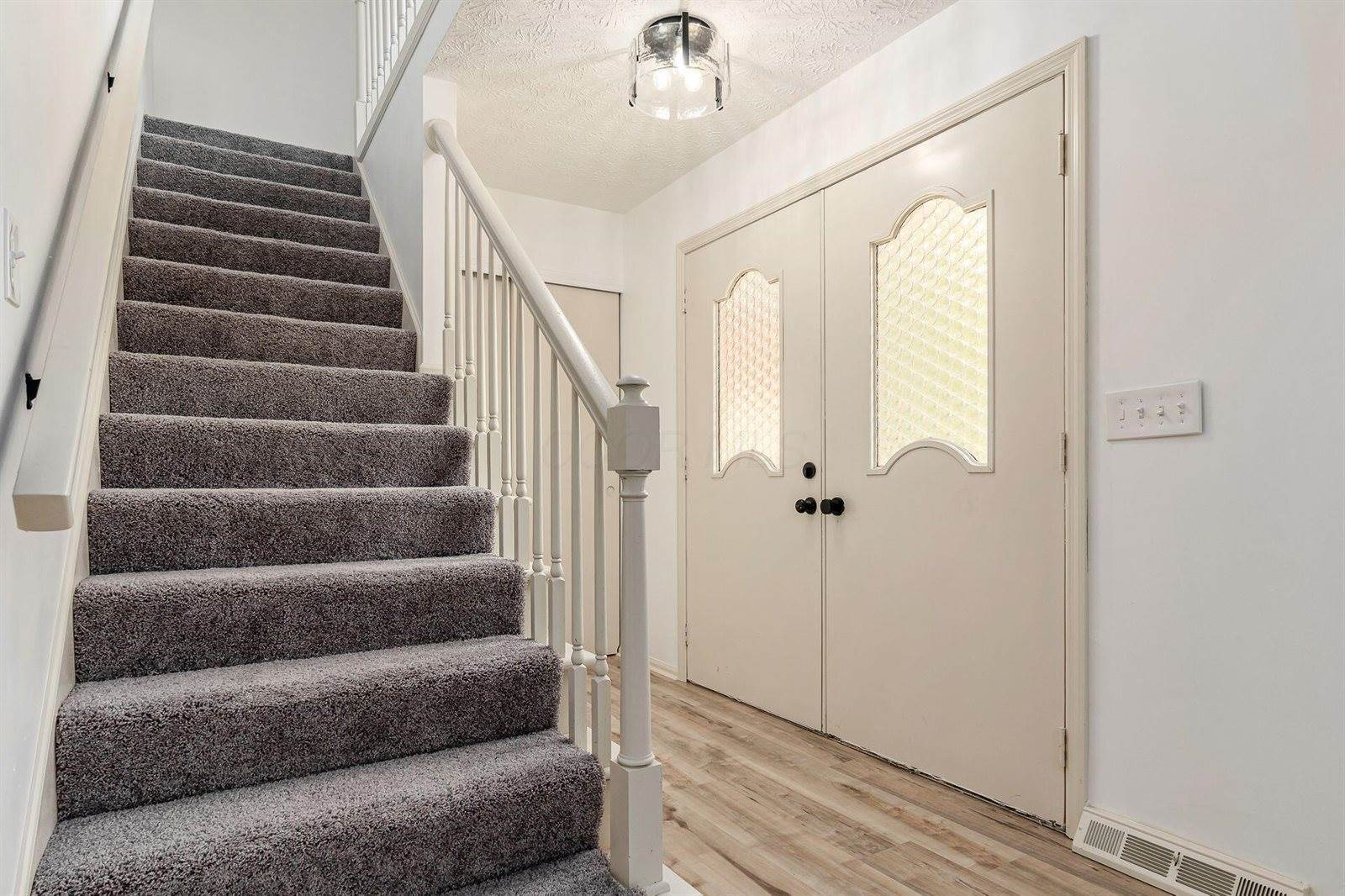 1466 Weybridge Road, Columbus, OH 43220