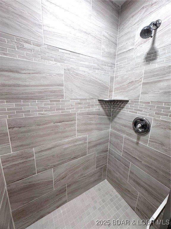 29081 Ivory Road, Gravois Mills, MO 65037