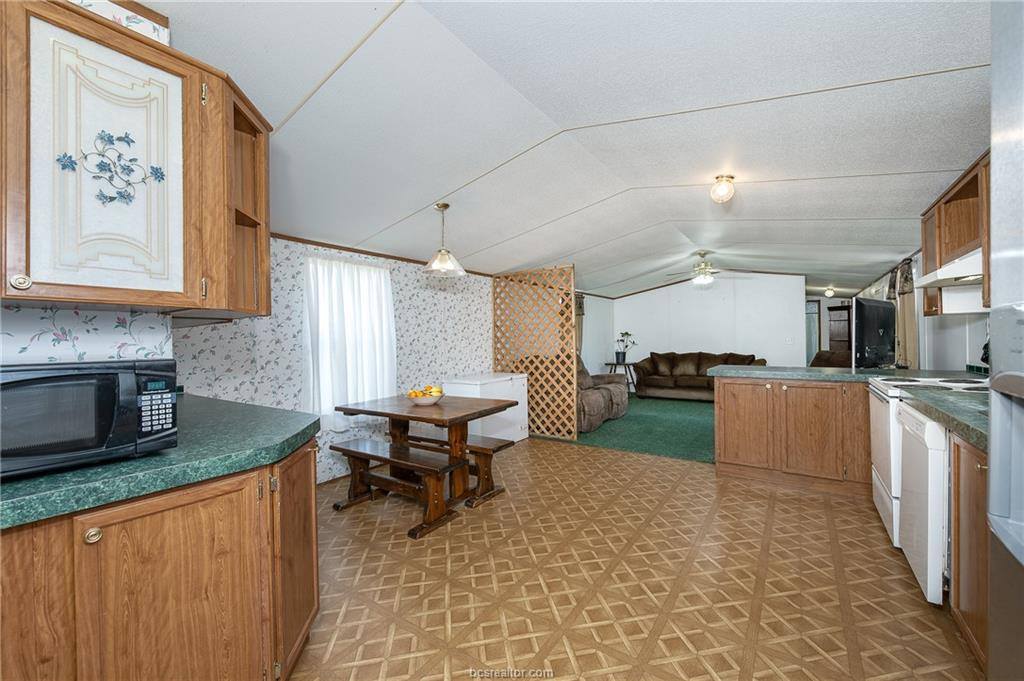 9142 Panther Creek Road, Iola, TX 77861